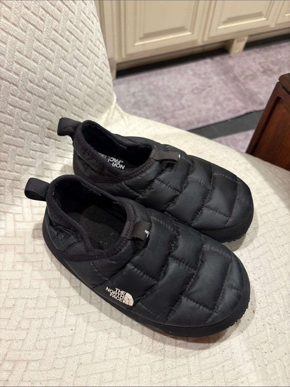 The North Face Kids Black Quilted Slip-On Slippers